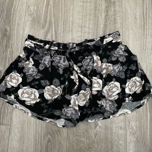 Aritzia Floral shorts